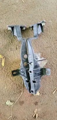 Porsche Cayenne (9PA) Headlight/headlamp mounting bracket 7L0805734 7L0805733
