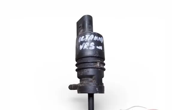 Skoda Octavia Mk2 (1Z) Windscreen/windshield washer pump 1K5955651