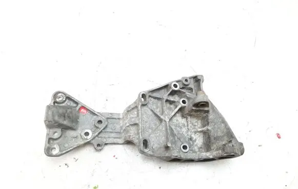 Volvo V70 Generator/alternator bracket 30731516