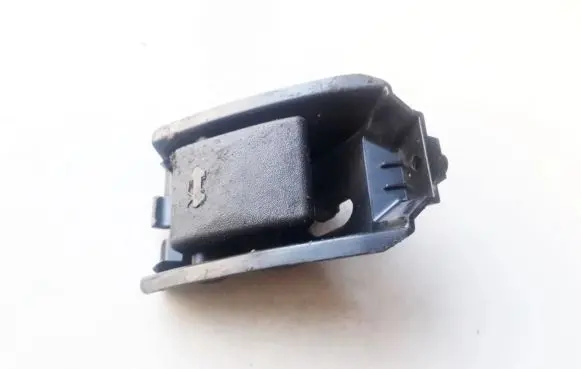 Suzuki Grand Vitara II Engine bonnet (hood) release handle
