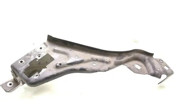 Mercedes-Benz C W204 Headlight/headlamp mounting bracket 204620589