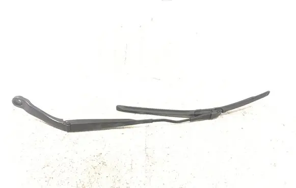 Nissan Qashqai Front wiper blade arm