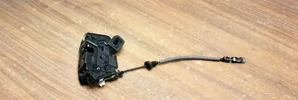 Volkswagen Golf VII Rear door lock 5K4839015Q