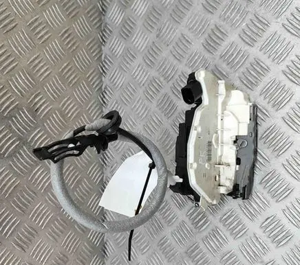 Volkswagen Transporter - Caravelle T6 Coupe door lock (next to the handle) 7L2837015C