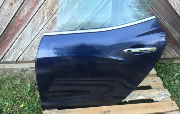 Maserati Ghibli Rear door