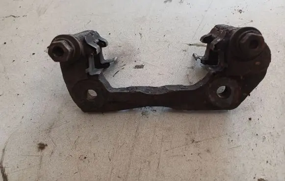 Toyota Yaris Front Brake Caliper Pad/Carrier 
