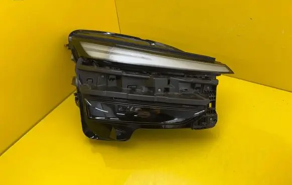 Tesla Model Y Headlight/headlamp 1918351-00-D
