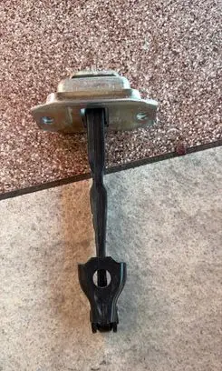 Nissan Qashqai Front door check strap stopper 804304EA0A