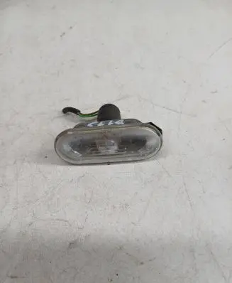 Volkswagen PASSAT B5.5 Front fender indicator light 1J0949117