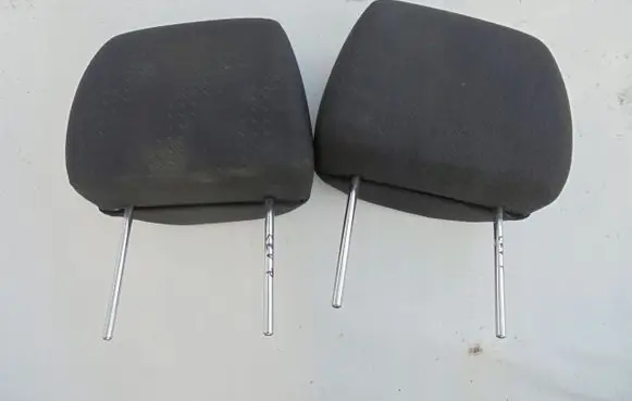 Honda CR-V Front seat headrest 