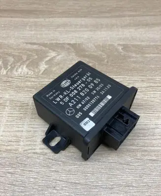 Mercedes-Benz E W211 Light module LCM A2118200985 5DF008278