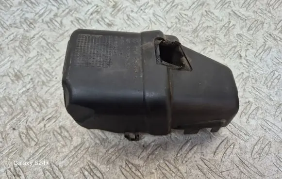 Volkswagen Golf Plus Other engine bay part 03C145851E