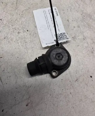 Volkswagen PASSAT B5.5 Engine coolant pipe/hose 038121144A
