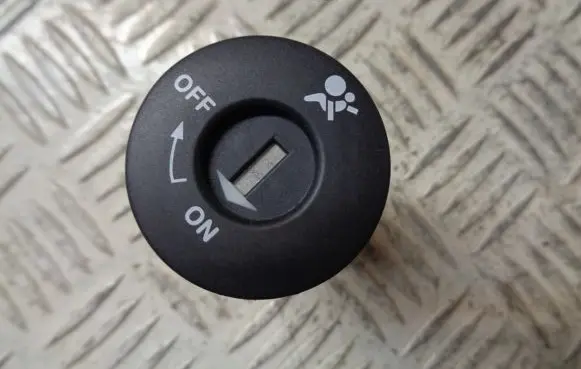 Nissan Qashqai Passenger airbag on/off switch 25585BC600