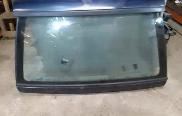 Opening tailgate glass