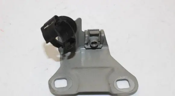 BMW 5 F10 F11 Fender mounting bracket 