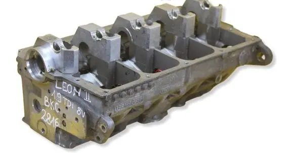 Seat Leon (1P) Engine head 038103373R