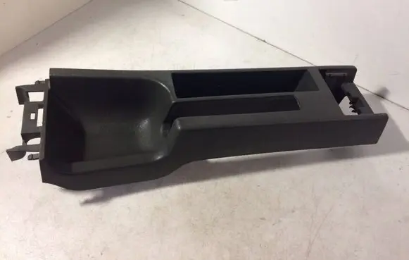 Volkswagen PASSAT B4 Center console 3A0863319