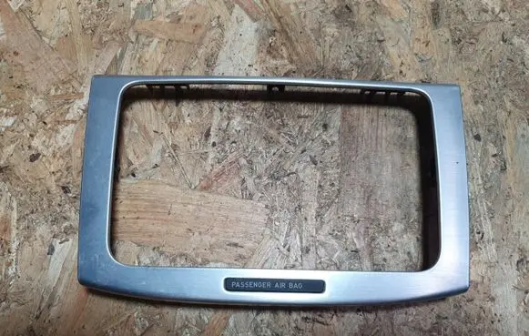 Volkswagen PASSAT B6 Radio/GPS head unit trim 3C0858069P