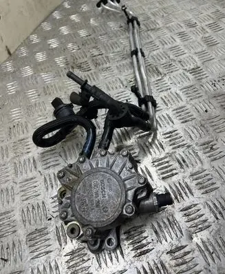 Volkswagen PASSAT B6 Vacuum pump 03G145209C