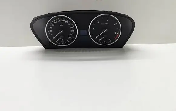 BMW 5 E60 E61 Speedometer (instrument cluster) 9153755 62119153755 028893