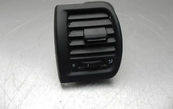 Skoda Fabia Mk2 (5J) Rear air vent grill 5J0819701G I7522