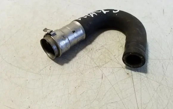 Engine coolant pipe/hose
