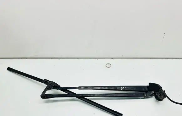 Toyota Yaris Front wiper blade arm