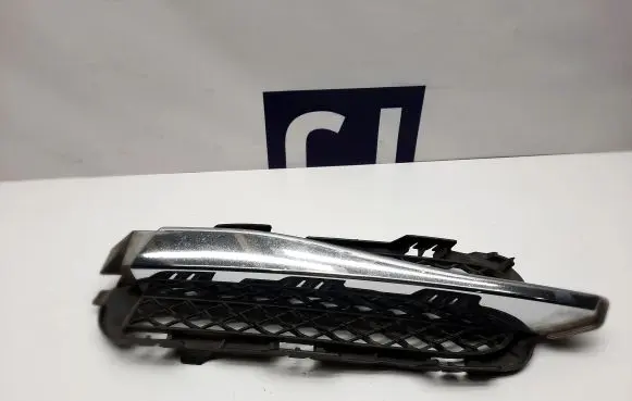 Jaguar XF X250 Front fog light trim/grill 8X2315K233BC