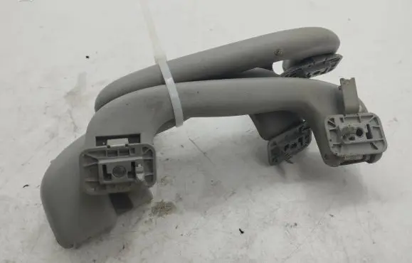 Opel Astra H A set of handles for the ceiling 