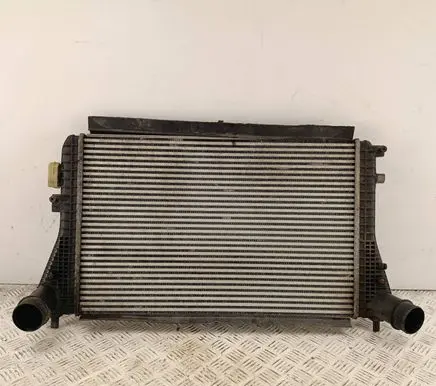 Volkswagen PASSAT B7 Intercooler radiator 3C0145805AK