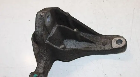Volvo V60 Engine mounting bracket 3M9T6P093AE