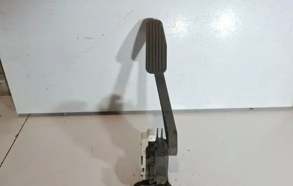 Volvo S60 Accelerator throttle pedal 9496821