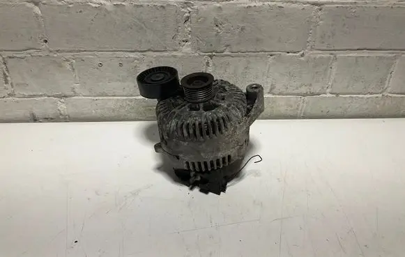 BMW 5 E60 E61 Generator/alternator 7542935