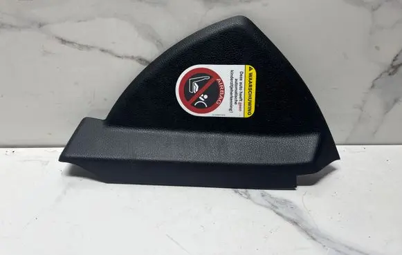 Mercedes-Benz C W204 Dashboard side end trim A2046800278 107215