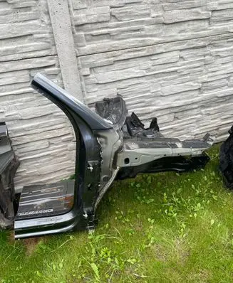 Audi Q3 F3 Front quarter panel 