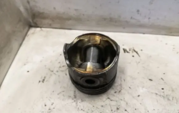Renault Trafic II (X83) Piston 