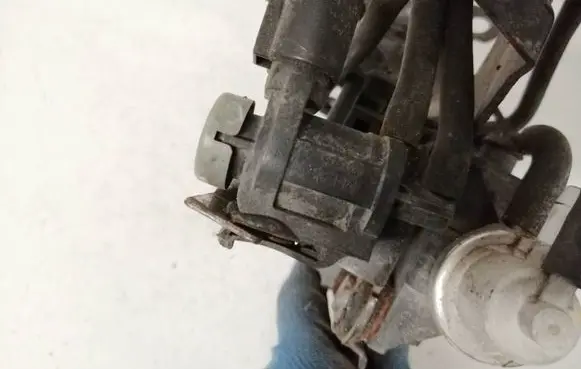 Volkswagen Touareg I Turbo solenoid valve 1J0906283C