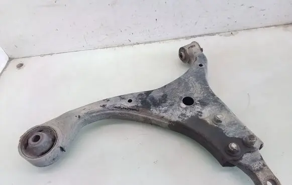 Hyundai i30 Front lower control arm/wishbone