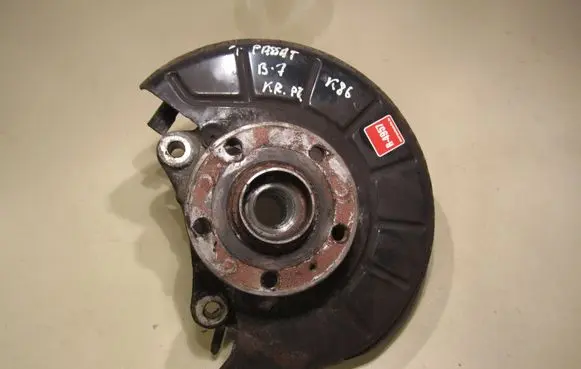 Volkswagen PASSAT B7 Front wheel hub spindle knuckle 3C0407257G