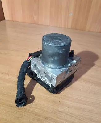 BMW 5 E60 E61 ABS Pump 6767672