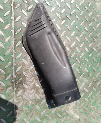 BMW 5 E60 E61 Air filter box cover 7789109 0414011810