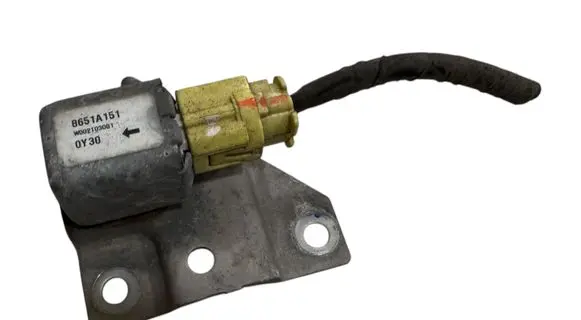 Mitsubishi i-MiEV Airbag deployment crash/impact sensor 8651A151 0Y30 W002T03081