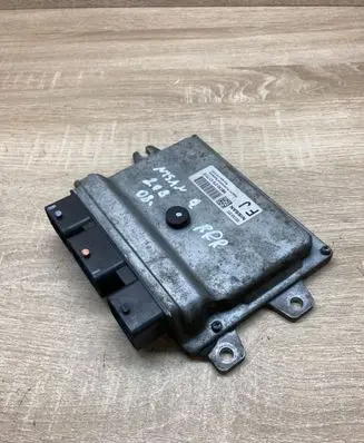 Nissan Qashqai Engine control unit/module ECU MEC93370C17312 MEC93370