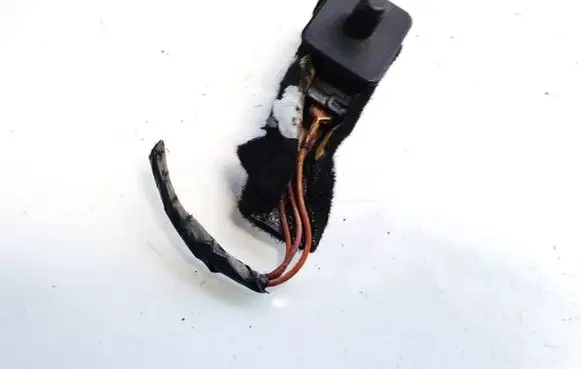 Mercedes-Benz C W202 Front door sensor coupe 2028202110 30010101