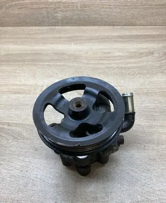 Toyota Avensis T250 Power steering pump B003532