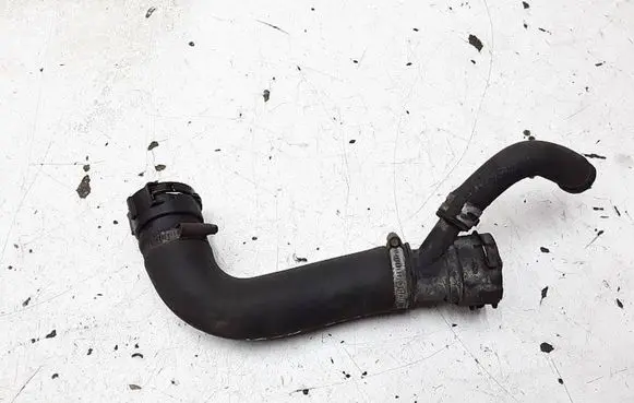 Coolant pipe/hose
