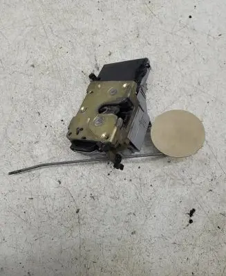 Mitsubishi Carisma Front door lock