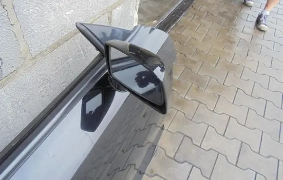 Hyundai Tiburon Front door electric wing mirror