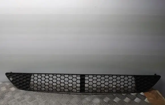 Mercedes-Benz E W211 Front bumper lower grill A2218850053